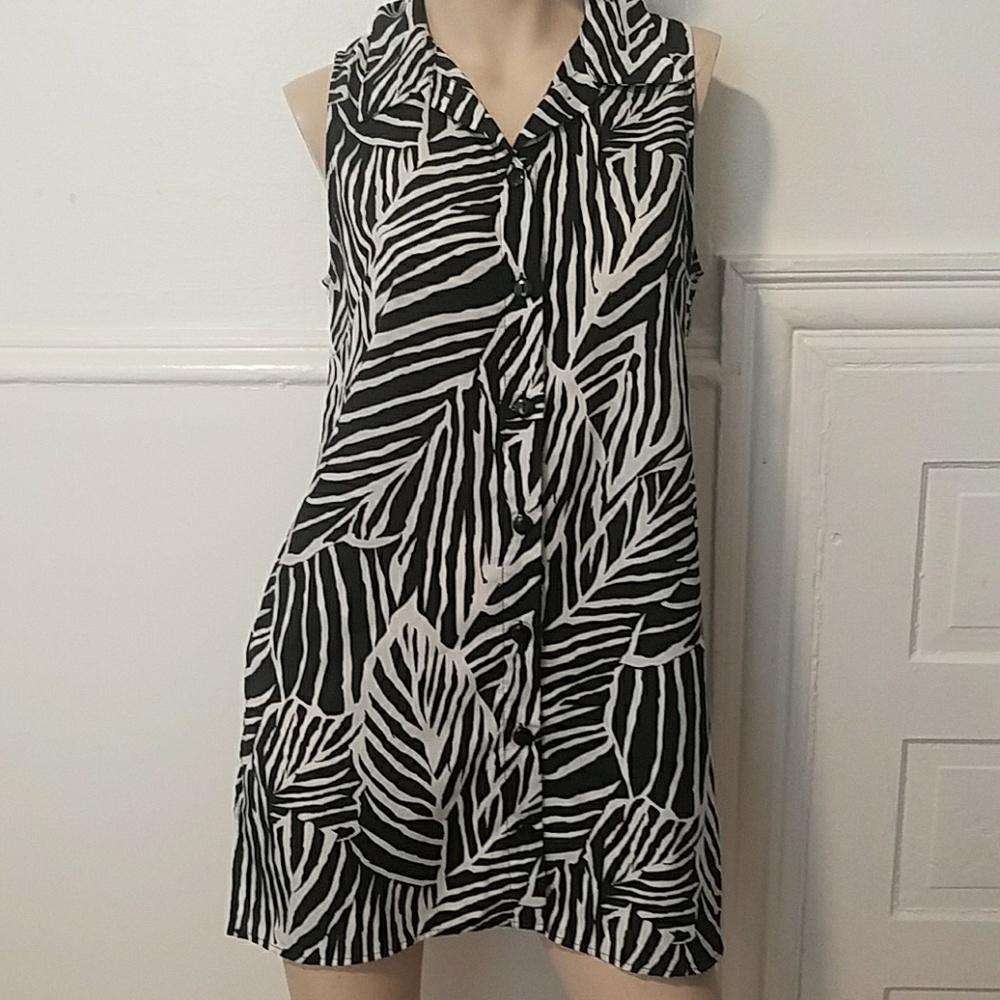 Forever 21 Black and white top
